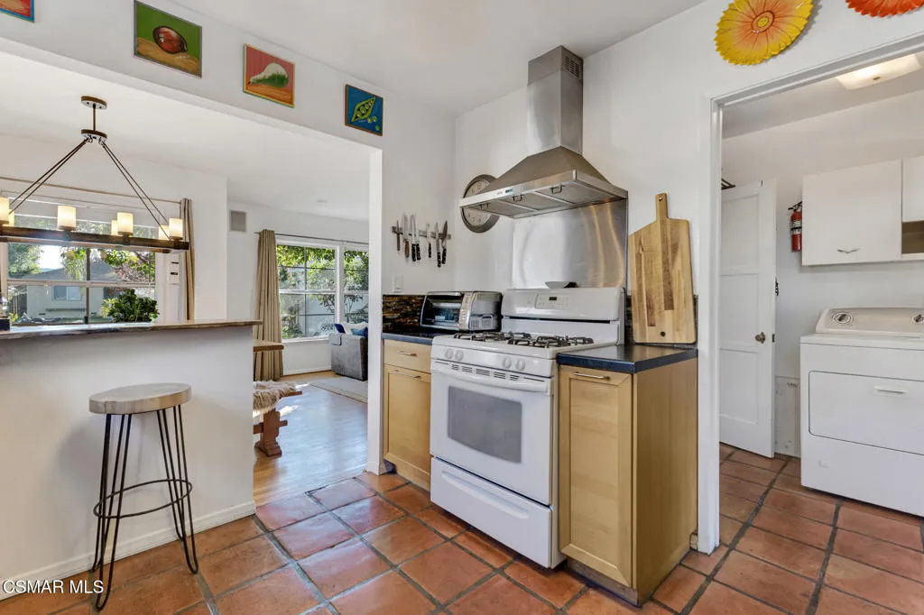 17649 Lemay Street, Lake Balboa, California 91406 home-pic-17